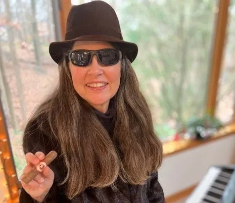 Elisa Carbone